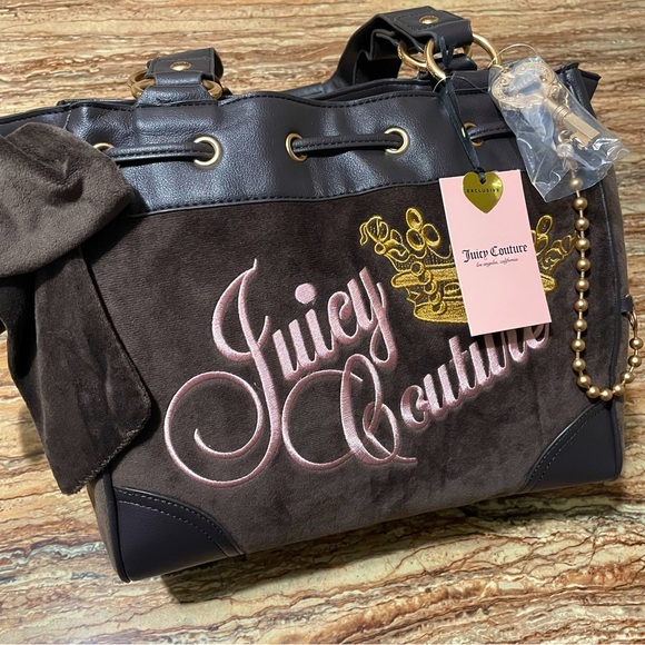 Juicy Couture - Picture 1 of 11